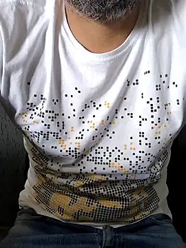 Leo Big online show from 12/18/25, 04:33