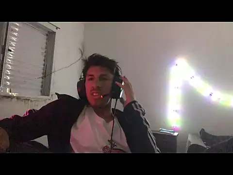 axel2leiva online show from 10/13/25, 06:26