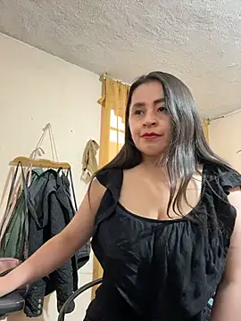 latinfemale online show from 07/11/26, 09:15
