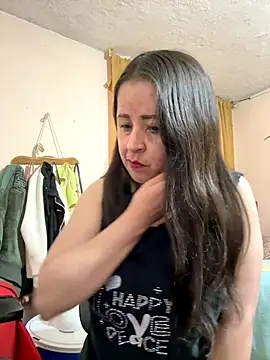 latinfemale online show from 11/30/25, 10:21