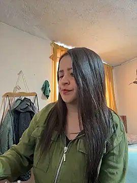 latinfemale online show from 04/21/26, 08:15