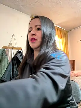 latinfemale online show from 12/18/25, 07:07