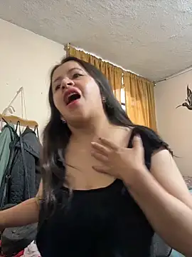 latinfemale online show from 04/13/26, 08:02