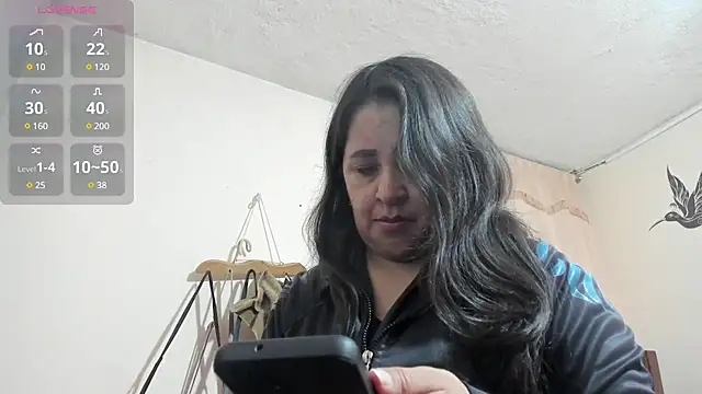 latinfemale online show from 02/21/25, 01:44