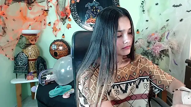 Snapshot of DestinyHills chatting on 10/21/25, 12:15 DestinyHills online show from 10/21/25, 12:15