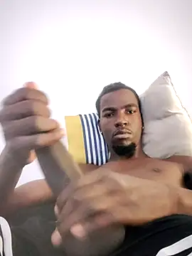 Snapshot of El_tulp3nn chatting on 10/18/25, 09:39 El tulp3nn online show from 10/18/25, 09:39