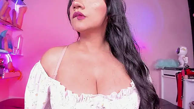 christymilkk online show from 11/19/25, 12:43