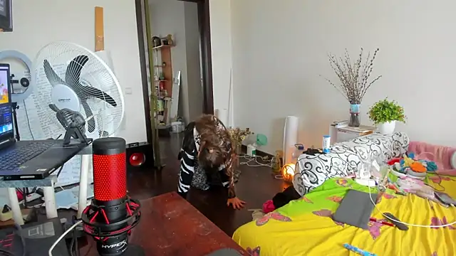 Snapshot of IamYourNarcotic chatting on 10/21/25, 11:42 IamYourNarcotic online show from 10/21/25, 11:42