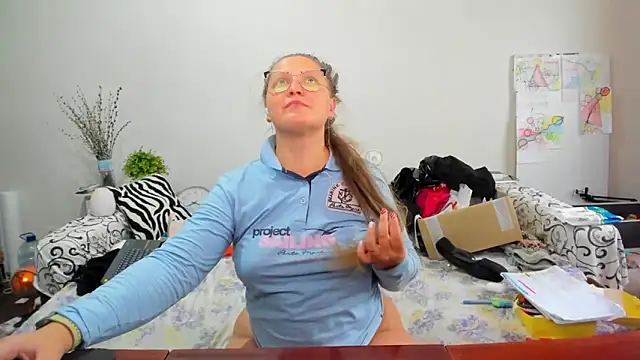 Snapshot of IamYourNarcotic chatting on 12/02/25, 09:11 IamYourNarcotic online show from 12/02/25, 09:11