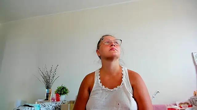 Snapshot of IamYourNarcotic chatting on 09/09/25, 06:01 IamYourNarcotic online show from 09/09/25, 06:01