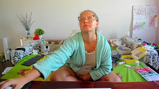 Snapshot of IamYourNarcotic chatting on 10/04/25, 05:53 IamYourNarcotic online show from 10/04/25, 05:53