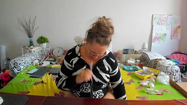 Snapshot of IamYourNarcotic chatting on 11/05/25, 10:51 IamYourNarcotic online show from 11/05/25, 10:51