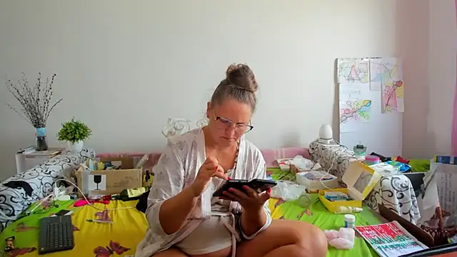 Snapshot of IamYourNarcotic chatting on 10/08/25, 08:05 IamYourNarcotic online show from 10/08/25, 08:05