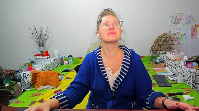 Snapshot of IamYourNarcotic chatting on 12/07/24, 02:08 IamYourNarcotic online show from 12/07/24, 02:08