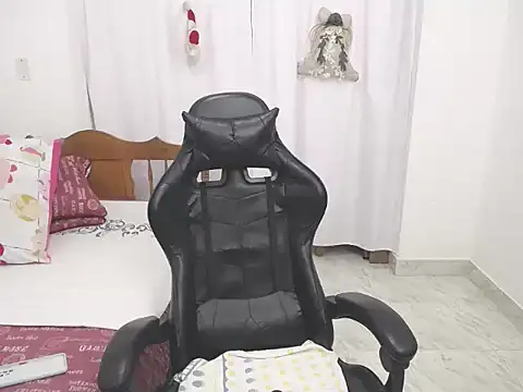 yeslluisa online show from 12/17/25, 01:49