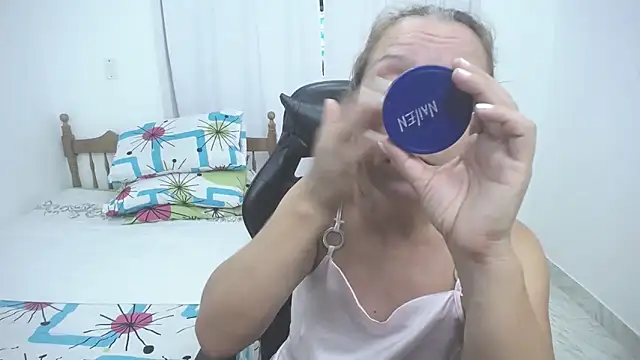 yeslluisa online show from 09/21/25, 04:01