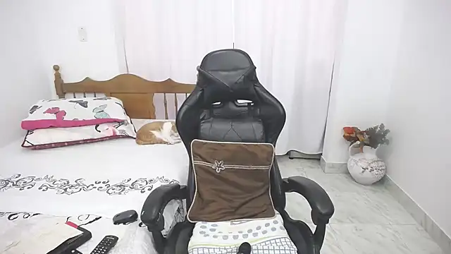 yeslluisa online show from 02/19/26, 06:49