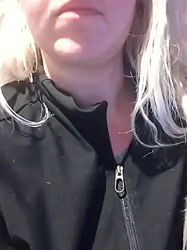 Mllesha74000 online show from 01/14/26, 07:28