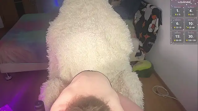 aesthetic boyy online show from 04/26/26, 11:07
