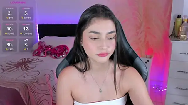 esmeralda colllins online show from 12/18/25, 03:27