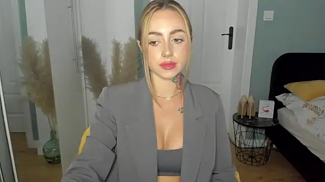sexyCoralie online show from 06/04/26, 01:49