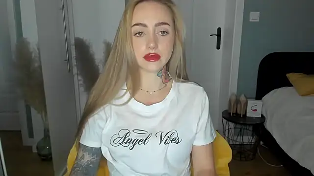 sexyCoralie online show from 05/05/26, 06:49