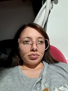 Snapshot of linda-schmidt chatting on 10/04/25, 02:13 linda-schmidt online show from 10/04/25, 02:13
