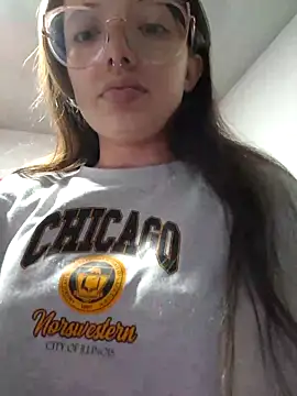 Snapshot of linda-schmidt chatting on 03/08/25, 01:39 linda-schmidt online show from 03/08/25, 01:39