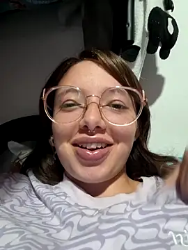 Snapshot of linda-schmidt chatting on 03/18/25, 01:02 linda-schmidt online show from 03/18/25, 01:02