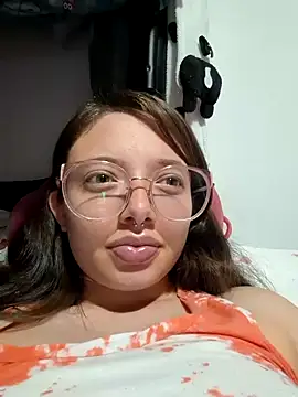 Snapshot of linda-schmidt chatting on 03/15/25, 04:35 linda-schmidt online show from 03/15/25, 04:35