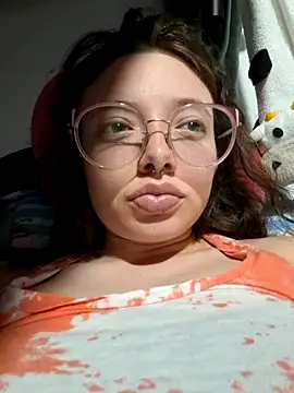 linda-schmidt online show from 11/18/25, 01:43