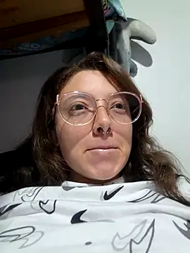 Snapshot of linda-schmidt chatting on 03/01/25, 12:39 linda-schmidt online show from 03/01/25, 12:39