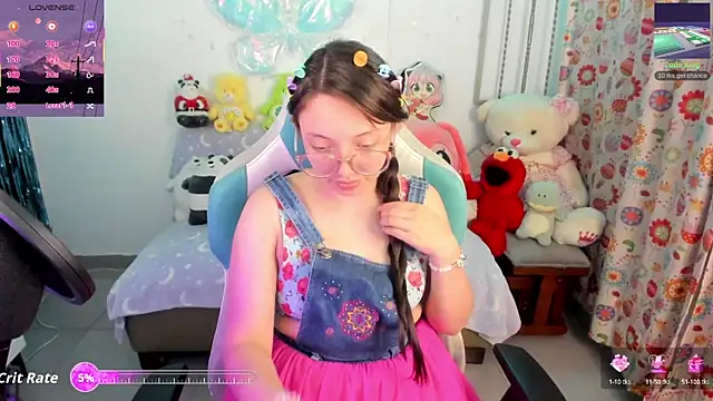 Snapshot of linda-schmidt chatting on 09/23/25, 12:39 linda-schmidt online show from 09/23/25, 12:39