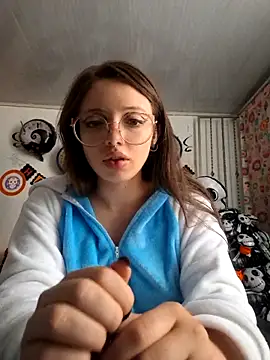 Snapshot of linda-schmidt chatting on 10/19/25, 03:59 linda-schmidt online show from 10/19/25, 03:59