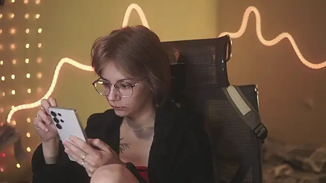 alyssa sweet online show from 04/17/26, 03:53