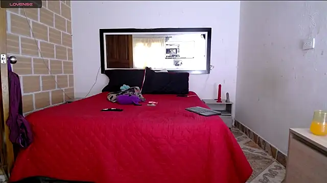 Julieta Rodriguez online show from 11/15/25, 06:45