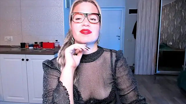 Snapshot of HotTiffani chatting on 10/19/25, 08:50 HotTiffani online show from 10/19/25, 08:50