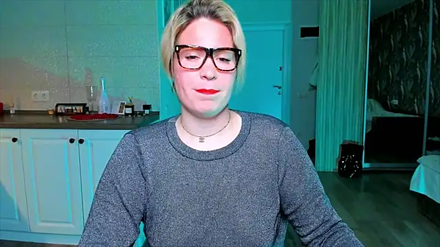 HotTiffani online show from 02/06/26, 02:29