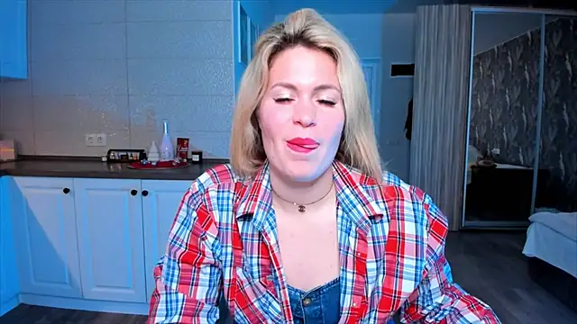 HotTiffani online show from 01/12/26, 10:33