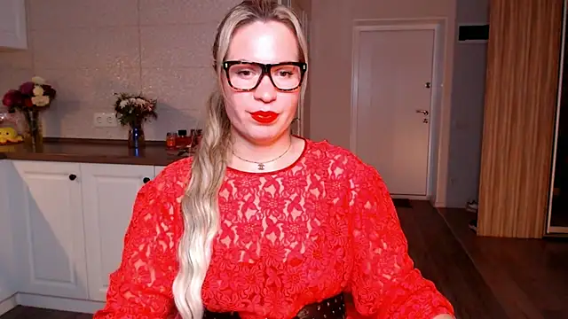 Snapshot of HotTiffani chatting on 09/23/25, 03:30 HotTiffani online show from 09/23/25, 03:30