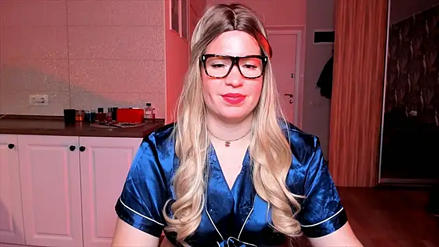 Snapshot of HotTiffani chatting on 10/20/25, 05:53 HotTiffani online show from 10/20/25, 05:53