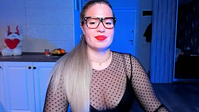 Snapshot of HotTiffani chatting on 11/26/25, 03:34 HotTiffani online show from 11/26/25, 03:34