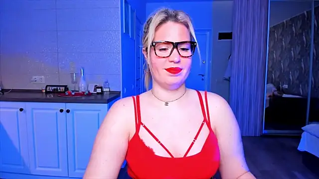 HotTiffani online show from 01/15/26, 09:45