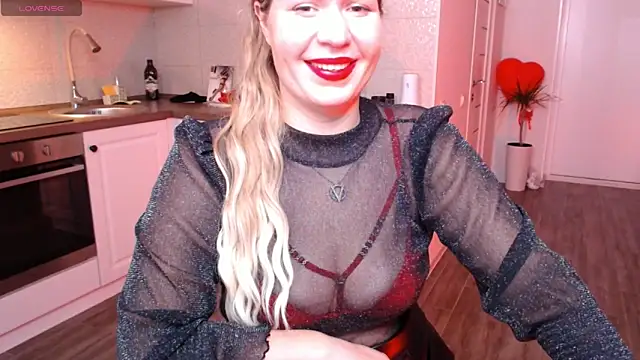 Snapshot of HotTiffani chatting on 03/20/25, 09:04 HotTiffani online show from 03/20/25, 09:04