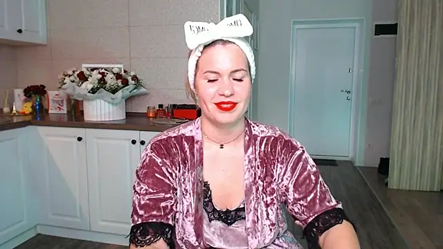 Snapshot of HotTiffani chatting on 09/13/25, 05:07 HotTiffani online show from 09/13/25, 05:07