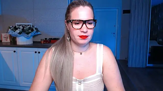 Snapshot of HotTiffani chatting on 09/14/25, 03:12 HotTiffani online show from 09/14/25, 03:12