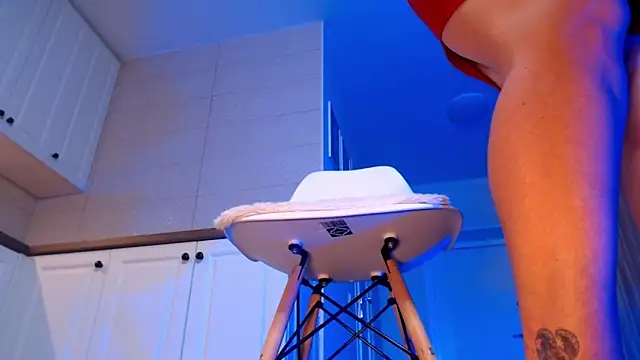 Snapshot of HotTiffani chatting on 09/25/25, 04:40 HotTiffani online show from 09/25/25, 04:40