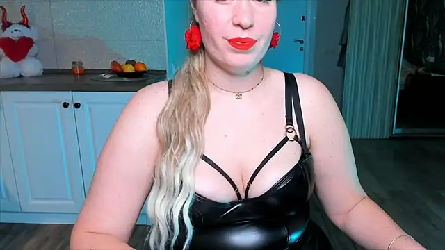 Snapshot of HotTiffani chatting on 11/29/25, 03:56 HotTiffani online show from 11/29/25, 03:56