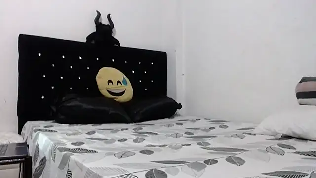 venuz mendoza20 online show from 12/01/25, 02:40