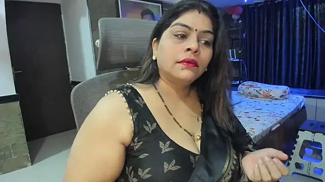 Snapshot of tarivishu23 chatting on 02/22/25, 01:44 tarivishu23 online show from 02/22/25, 01:44